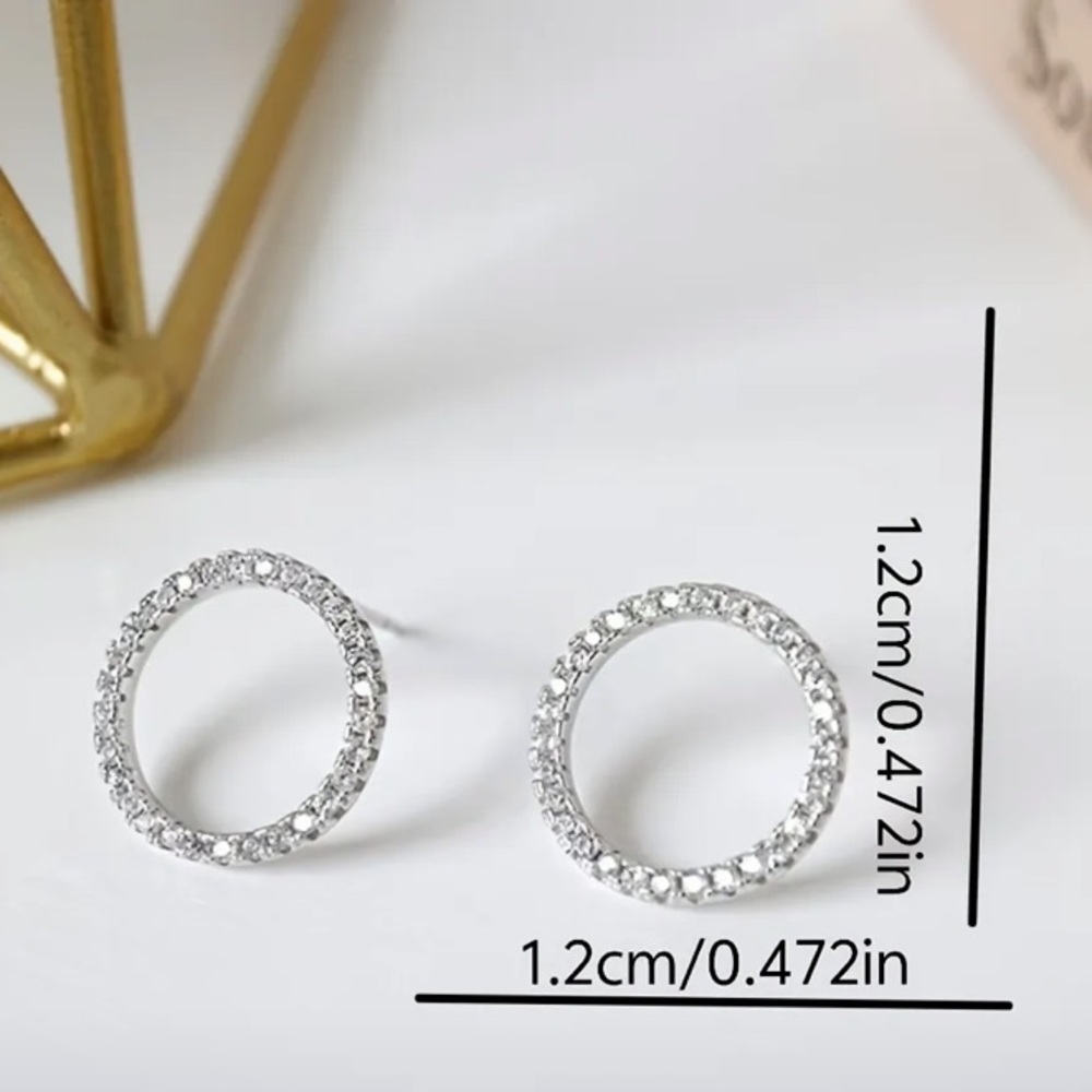 NEW Dainty Medium Circle Rhinestone stud Earrings Silver color - Boutique - Picture 4 of 6